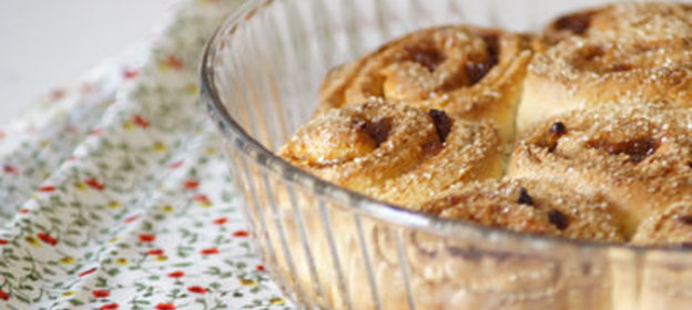 Паста из брынзы с огуречной травой