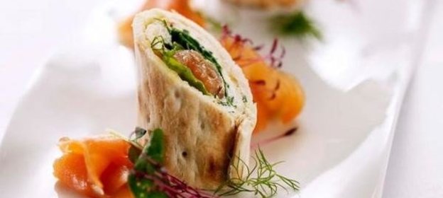 Копченая норвежская семга в лепешке