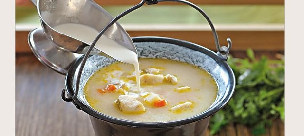 Уха рыбацкая из ершей на сливках