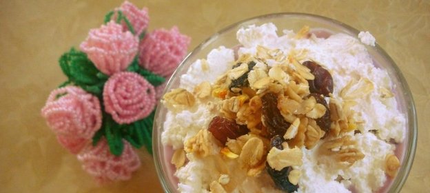 Творожный десерт с мюсли