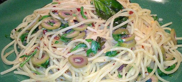 Паста с рукколой и домашними заправками, потенциально ежевечернее блюдо