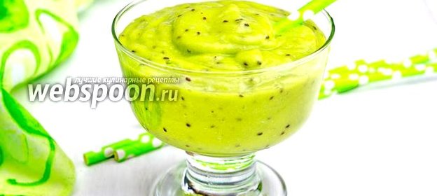 Банановый смузи с авокадо и киви
