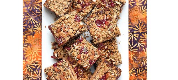 Батончики с джемом и миндалем