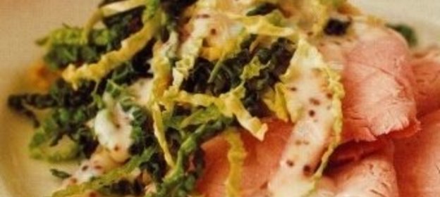 Рулет и колбаски на палочках