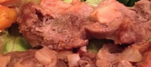 Мясо, запечённое в томатном маринаде