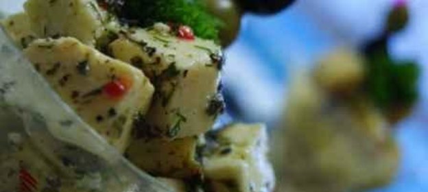 Сыр в медово-лимонном маринаде