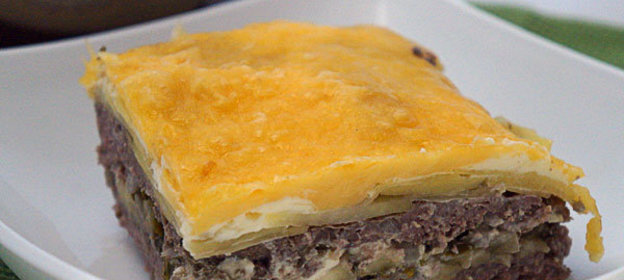 Запеканка мясная с баклажанами и картофелем