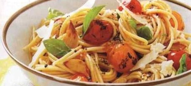 Спагетти с печеными помидорами