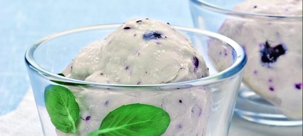 Сливочно-творожный сорбет с голубикой