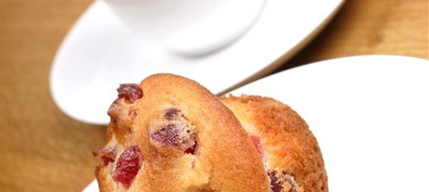 Булочки с вишней