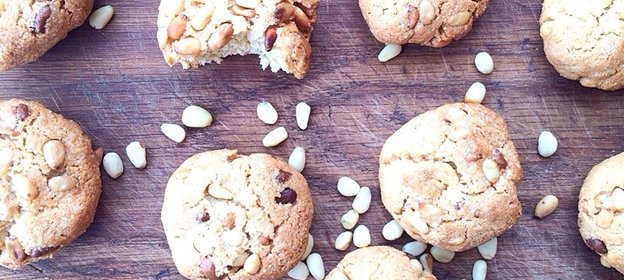 Итальянское миндальное печенье с кедровыми орешками