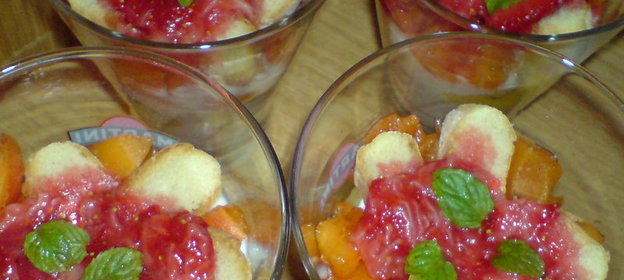 Десерт ИТОН МЕСС или фруктовое хулиганство в стакане