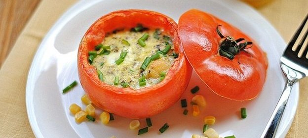 Яичница в помидоре