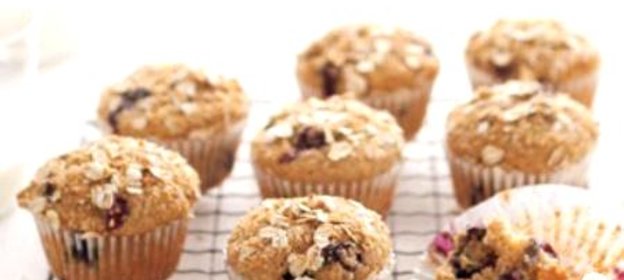 Маффины с овсяными хлопьями и черникой
