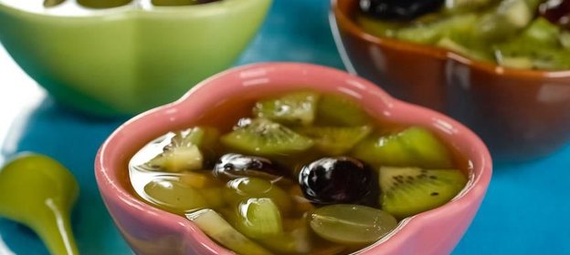 Фрукты в винном желе