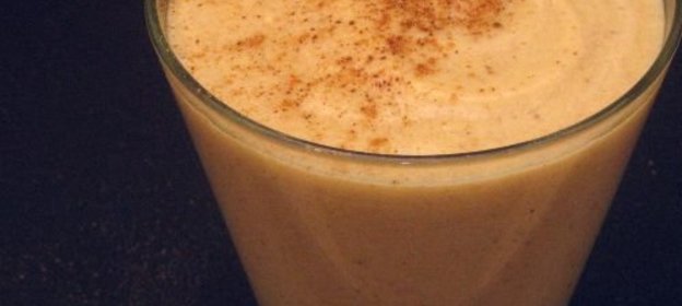 Яблочный смузи с йогуртом