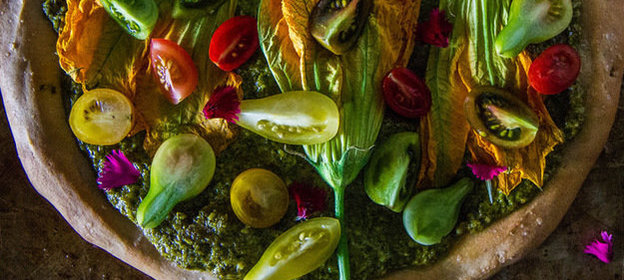 Пицца с цветами тыквы