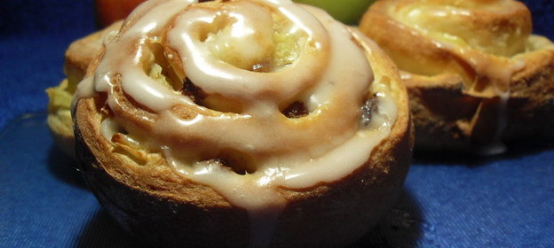 Булочки с изюмом и яблоком Улитки (Rosinen -Apfelschnecken)