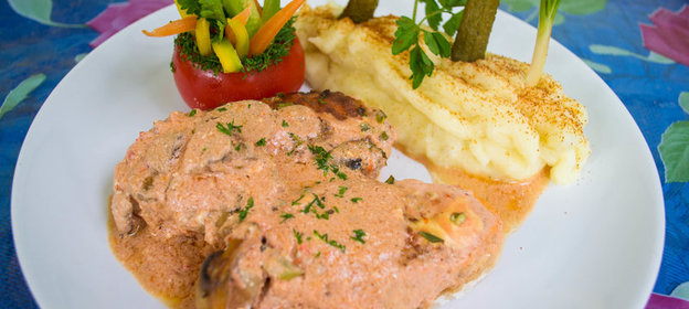 Ленивые голубцы, в сливочно-грибном соусе