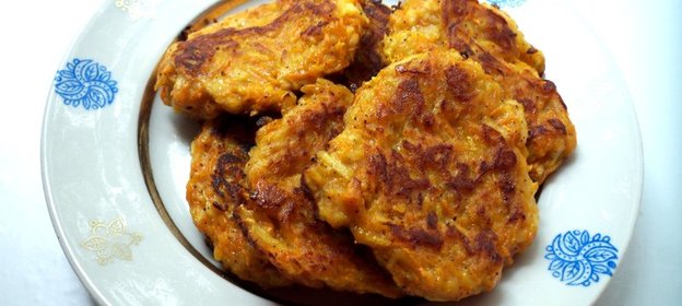 Морковно яблочные оладьи