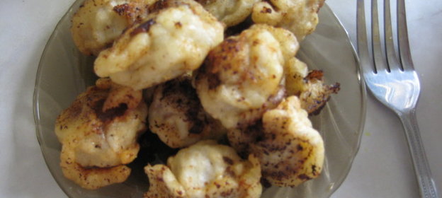 Фрикадельки в тесте со сметанным соусом