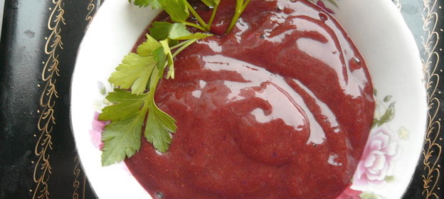 Фиолетовый соус для креветок