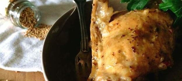 Кролик в горчично-винном соусе