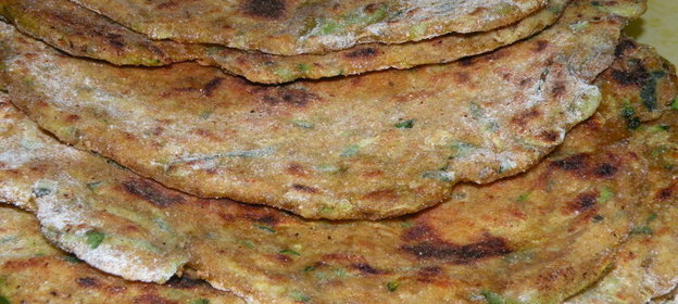 Индийские лепешки с цуккини и кориандром «Тепла»