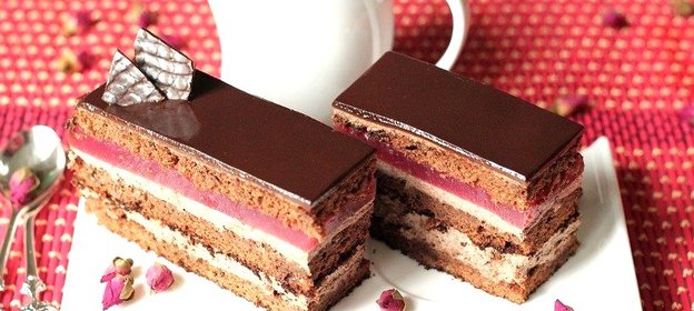 Шоколадно-малиновые пирожные