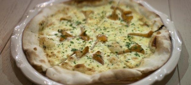 Пицца с лисичками