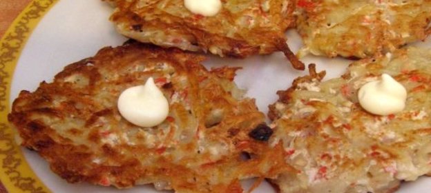 Драники с крабовыми палочками