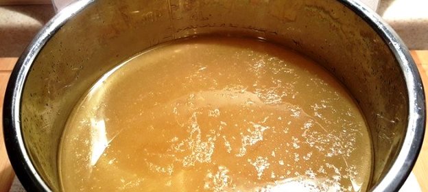 Бульон из куриных лапок