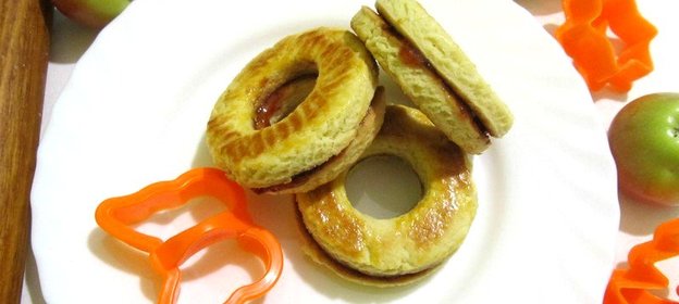 Песочное печенье со сливовым повидлом