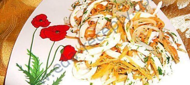 Салат кальмары с морковью и луком