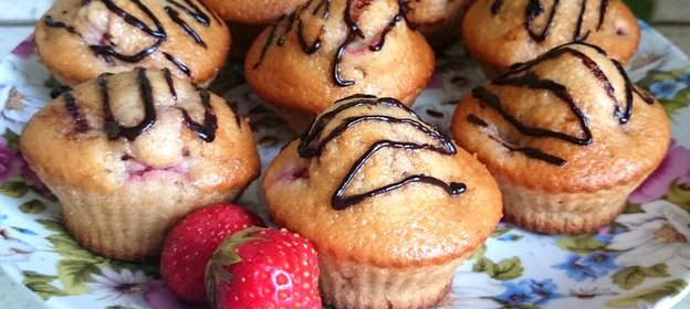 Мятные маффины с клубникой