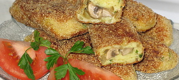 Картофельные палочки в сухарях с грибной начинкой