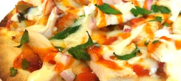 Домашняя пицца с курицей