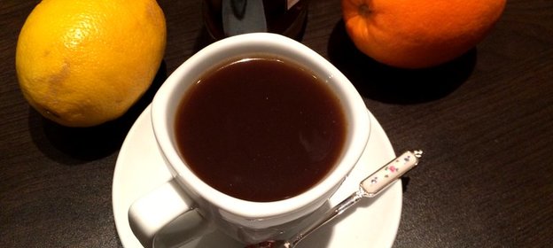 Кофе с пряностями, цедрой и коньяком