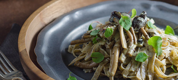 Паста с грибами и фундуком