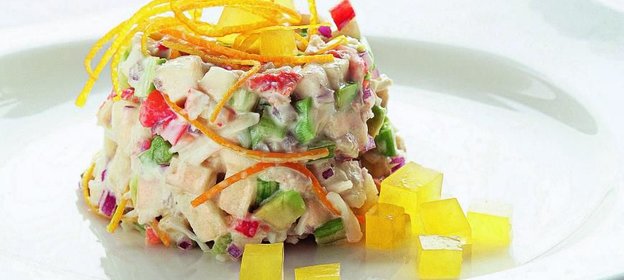 Крабовый салат с апельсиновым желе