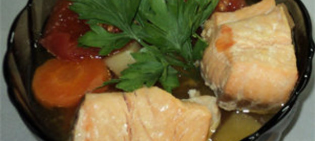 Уха на пару с томатами