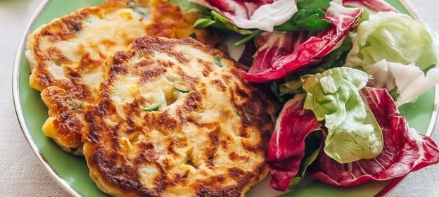 Оладьи с кукурузой и беконом