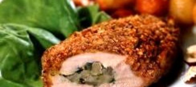 Куриные грудки, фаршированные ананасом