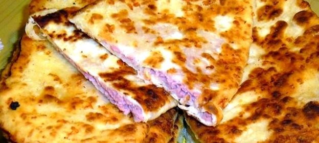Сырные лепешки с ветчиной