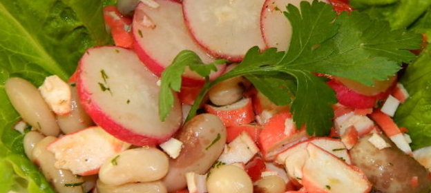 Салат с фасолью «Морские камушки»