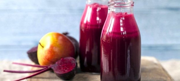 Смузи из свеклы и авокадо с эффектом детокса