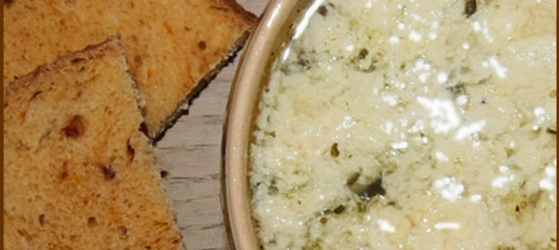 Бульон с пармезаном и яичными каплями