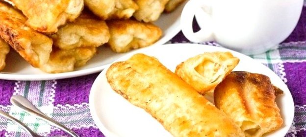 «Палочки» из слоёного теста с банановой начинкой