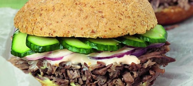 Бургер из тушеной говядины