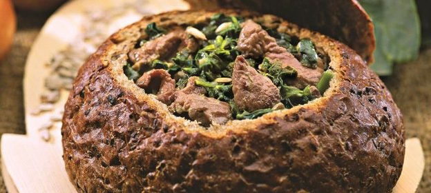 Телятина со шпинатом в хлебе